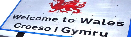 Road sign saying 'Welcome to Wales' in English and 'Croeso i Gymru' in Welsh